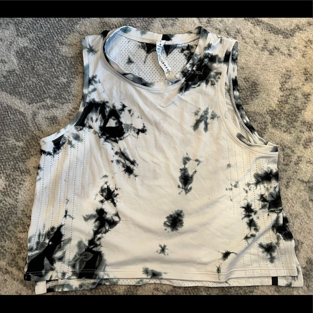 Lulu Lemon cropped tank shirt size S